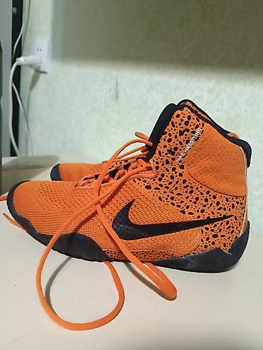 Krasofkalar və idman ayaqqabıları: Nike tawa barsofka satilir ideal vezyetde 3 defe geyinilib,razmeri 40 — 4