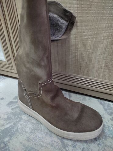 обувь мужская зима: Продаю сапоги, зима размер39-40