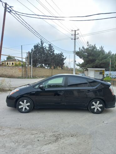 Toyota: Salam ideal prius axtaran müştərilər. 188000 mil orjinal probeq — 3