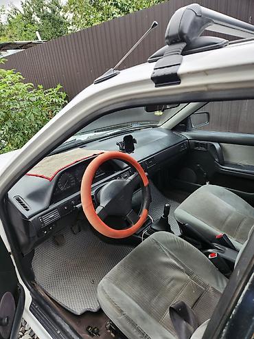 Mazda: Mazda 323: 1989 г., 1.6 л, Механика, Бензин, Седан — 6