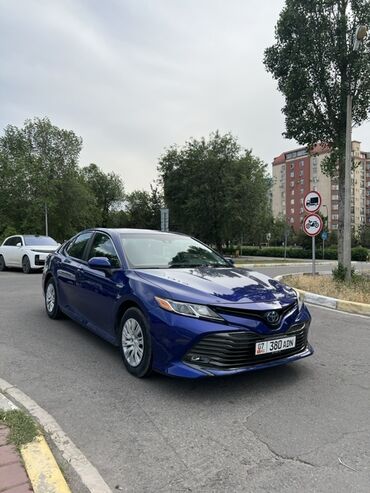 Toyota: Toyota Camry: 2018 г., 2.5 л, Вариатор, Гибрид, Седан