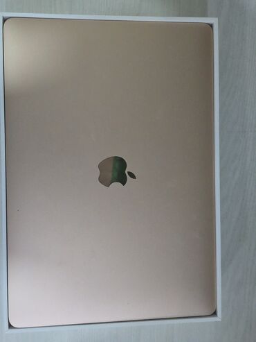 подставка для macbook: Ноутбук, Apple, 8 ГБ ОЭТ, Apple M1, 13.3 ", Колдонулган, эс тутум SSD