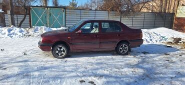 Volkswagen: Volkswagen Vento: 1992 г., 1.8 л, Механика, Бензин