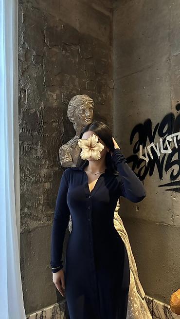 mango canta: Tünd göy rengdedir 1 defe ad gününe giyinilib uzun dar modeldi xs — 1