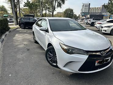 ош авто базар: Toyota Camry - Просторный 5‑местный седан с тканево‑кожаной отделкой — 6