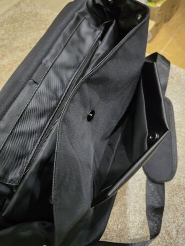 Чехлы и сумки для ноутбуков: Сумка-мессенджер Lockwood, для макбуков и ноутбуков, черная - Формат — 10