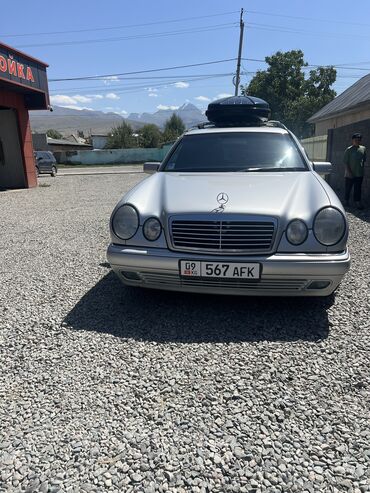 Mercedes-Benz: Mercedes-Benz 220: 1997 г., 2 л, Механика, Бензин, Универсал — 6