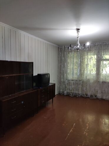 Продажа квартир: 1 комната, 33 м², 104 серия, 2 этаж, Старый ремонт
