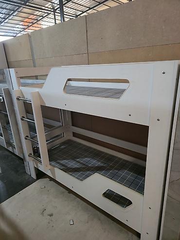 bunk bed: Двухъярусная кровать в современном стиле. - Компактная конструкция с — 1