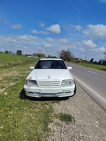 accent 1998: Mercedes-Benz C 180: 1.8 l | 1998 il Sedan — 2
