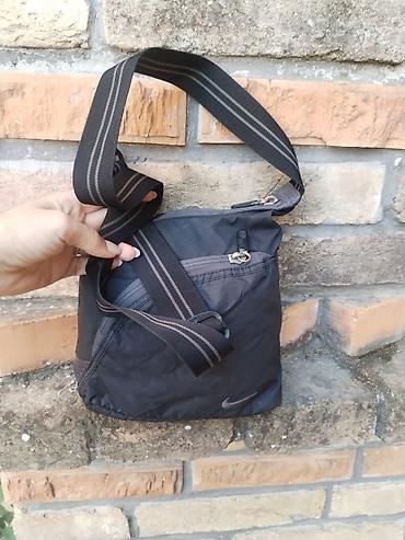 benx novi pazar trenerke cene: Nike preko-ramena torbica (crossbody) - Boja: crna, diskretan Nike — 3