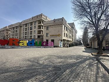 Продажа отелей и хостелов: Продается 3-х ком.студийный апартамент в ЦО Радуга На 1-этаже не — 8