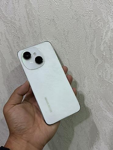 английский 11 класс учебник: Tecno Spark Go 2024, Б/у, 128 ГБ, цвет - Белый, 2 SIM — 1