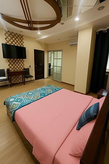 Посуточная аренда квартир: 1 комната, Душевая кабина, Постельное белье, Кондиционер — 3