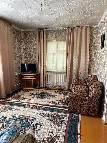 Просторный дом с несколькими изолированными комнатами и светлой