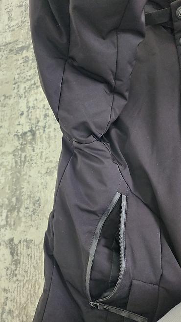 Пуховики и зимние куртки: Зимняя куртка, черная, тёплая. Б/У но в хорошем состоянии. Одевал — 7