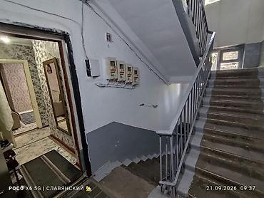 микрорайоны: 3 комнаты, 55 м², 104 серия, 2 этаж, Требуется ремонт — 2