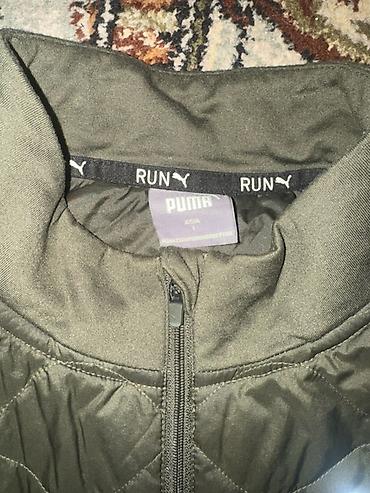 зеленый пуховик: Жилетка PUMA RUN (мужская), размер S (Asia), цвет хаки/оливковый. - — 3