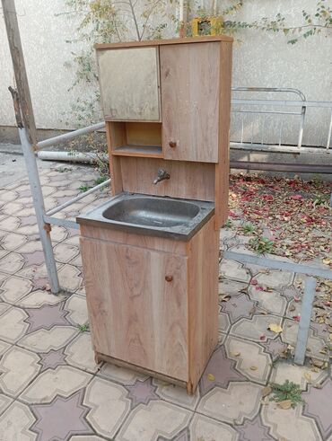 срочно связи переездом: Продаю б/у мебель в связи с переездом
за все 5000 сом, скидка есть