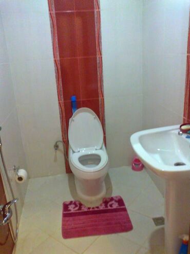 Uzunmüddətli kirayə mənzillər: 9 mkr,Bolmartın üstündə,18 mərtəbəli binanın 8 ci mərtəbəsində,3 — 13