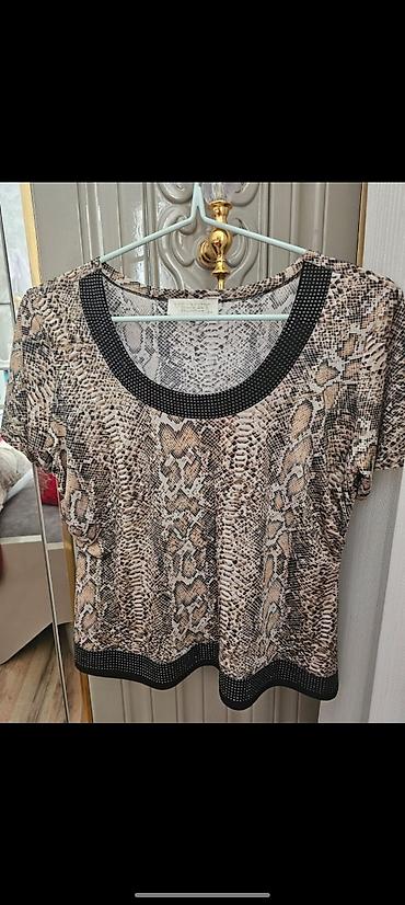 sirqa sekilleri: İki hissəli qadın dəsti – bluz və ətək - Brend: Velvet Collection - — 1