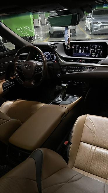 300 000: Lexus ES: 2020 г., 2.5 л, Автомат, Гибрид, Седан — 4