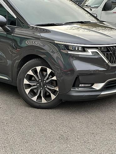 Kia: Kia Carnival: 2020 г., Минивэн — 3