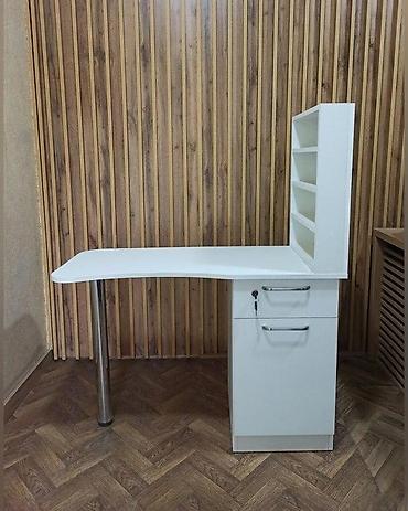 mebel ustasi: Düz masa, Siyirməli, Polkalı — 2