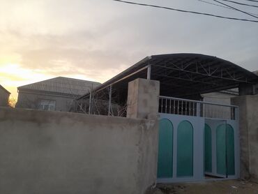 Naveslər, markizlər: Navest
Besetqa
Pilləkənlərin Yığılması işləri görülür — 4