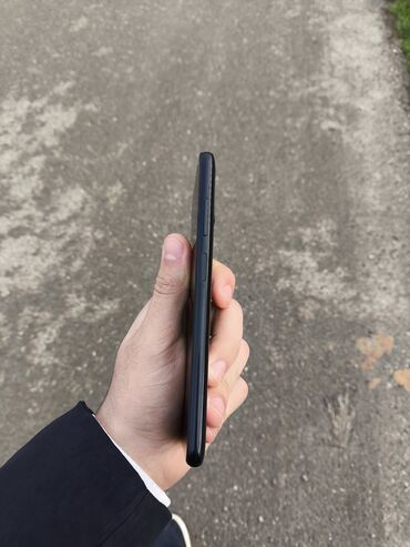 Samsung: Samsung Galaxy A13, 4 GB, rəng - Qara, Qırıq — 13