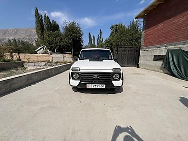 70 сом: ВАЗ (ЛАДА) 4x4 Niva: 2008 г., 1.7 л, Кол менен иштөөчү, Бензин, Жол тандабас — 10
