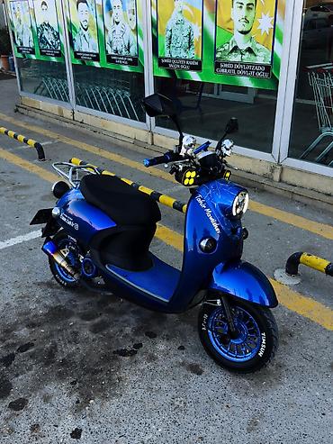 scooter freestyle: Mavi rəngdə şəhər skuterı – sport üslubunda fərdiləşdirilmiş — 2