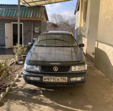 Volkswagen: Volkswagen Passat: 1993 г., 1.8 л, Механика, Бензин, Седан