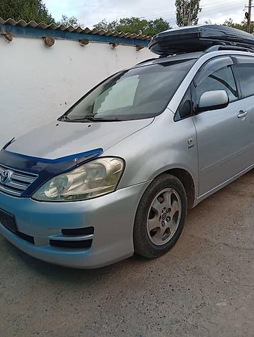 bid e2: Toyota Avensis Verso: 2004 г., 2.4 л, Механика, Бензин, Минивэн — 2