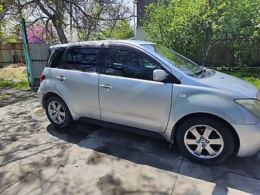 balon: Toyota Ist: 2002 г., 1.5 л, Автомат, Хэтчбэк — 2