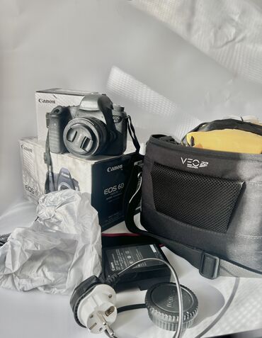 canon eos 7d: Продается профф камера eos Сanon 6D с объективом EF LENS 50mm, 1:1,8