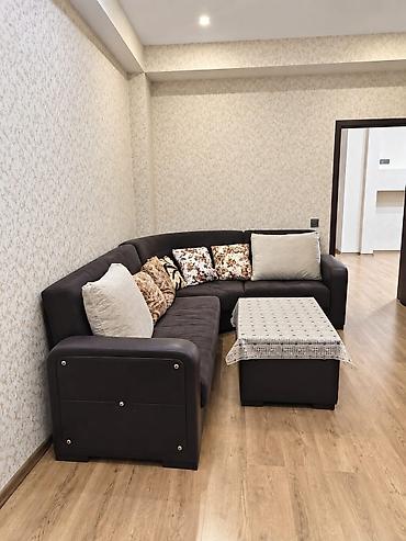 Divan satılır pufiklə bərabər. 290₼. Açılır bazası var. Ünvan lalafo.az -da Divan satılır pufiklə bərabər. 290₼. Açılır bazası var. Ünvan