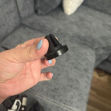 Mobil telefonlar üçün digər aksesuarlar: Avtomobil üçün aksesuarlar dəsti Dəstə daxildir: - Siqaret — 5