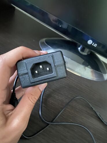 kamera manitoru: İşləkdir adaptır arginaldı .22 incdi prablemi yoxdu