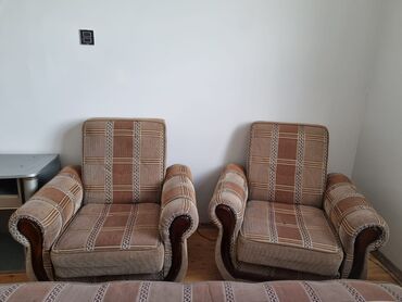 Kreslolar: 2 kreslo satılır 2si bir yerdə 35 manata ünvan zığ yolu &