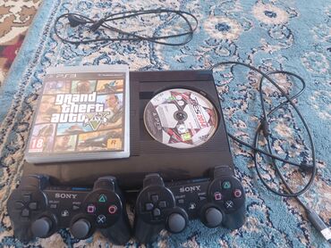 PS3 (Sony PlayStation 3): ПС3 супер Слим в домашнем использовании джойстики оригинал 500гб 25