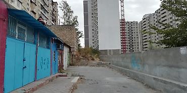 internet klub satilir: 2 bitişik qaraj satılır. 3 faza işıqı var. Qabaq kompyuter salonu — 3