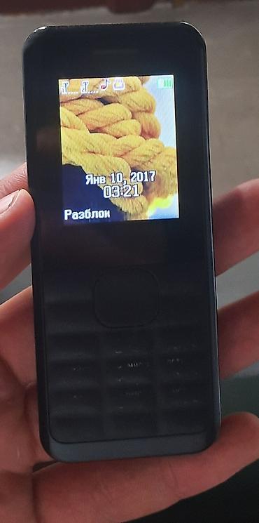 bu telefon: Sadə düyməli mobil telefon - Kompakt və yüngül korpus, bir əllə rahat — 1