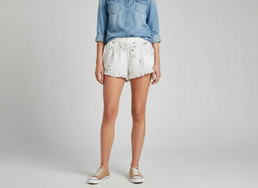 krótkie spodenki off white: H&M Divided, Shorts for women, size L