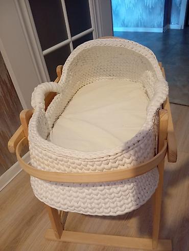 Beşik tipli bebek sepeti və taxta dayaqlıq - Material: qalın toxunma