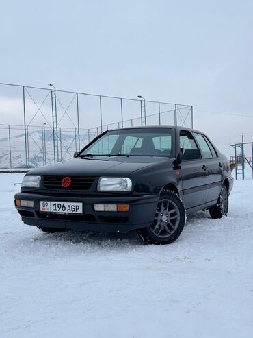 Volkswagen: Volkswagen Vento: 1994 г., 1.8 л, Механика, Седан — 9