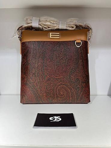 барсетка etro: Сумка ETRO через плечо с фирменным пейсли-принтом. - Формат — 7
