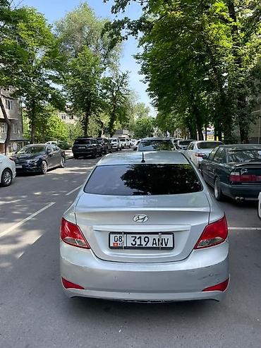 машиа: Hyundai Solaris: 2015 г., 1.6 л, Механика, Бензин, Седан — 4