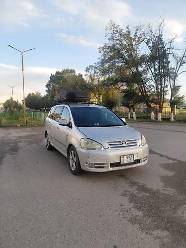 т 28 х4: Toyota Avensis Verso: 2001 г., 2.4 л, Кол менен иштөөчү, Бензин, Вэн/Минивэн — 3