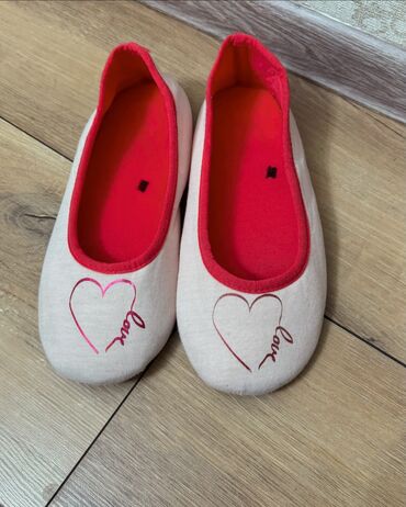 Женская обувь: Домашние тапочки 38.5, цвет - Красный